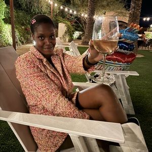 Meet your Posher, Hanifah